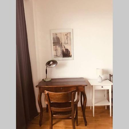 Mitten Im Achten. Zentrale Wohnung In Wien Zewnętrze zdjęcie