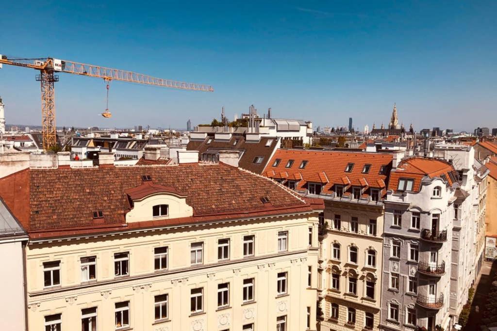 Mitten Im Achten. Zentrale Wohnung In Wien Zewnętrze zdjęcie