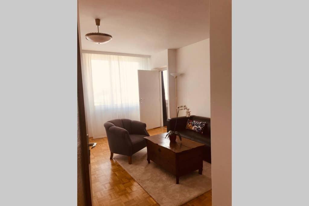 Mitten Im Achten. Zentrale Wohnung In Wien Zewnętrze zdjęcie