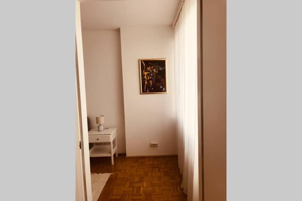 Mitten Im Achten. Zentrale Wohnung In Wien Zewnętrze zdjęcie